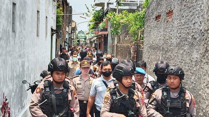 Ini Barang-barang yang Disita Densus 88 di Antaranya Buku-buku Terorisme soal ISIS di Sukoharjo