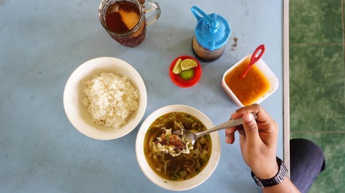 SOTO BEBEK KLATEN. Potret satu mangkuk kuliner Soto Bebek di Klaten. Berikut 3 rekomendasi kuliner legendaris di Klaten.