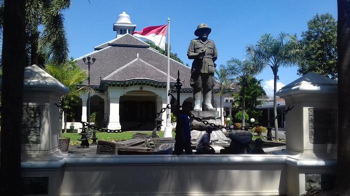 Bangunan Loji Gandrung