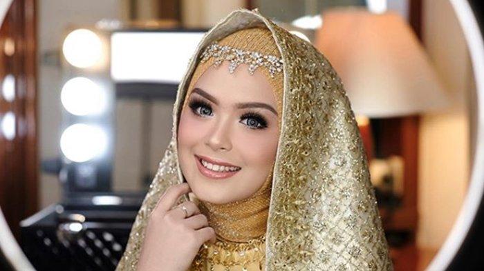 Vebby Palwinta Bagikan Foto Dirinya Berdandan Ala Pengantin Minang, Calon Suami Beri Komentar