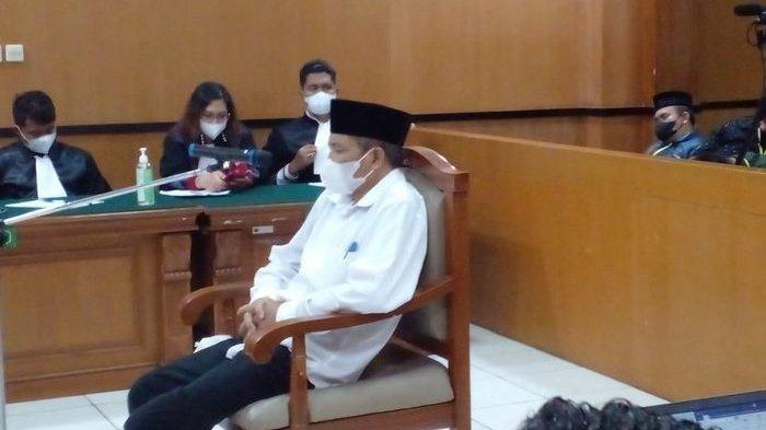 M Kece Terdakwa Penistaan Agama Tertunduk Lemah Usai Divonis Penjara 10 Tahun oleh Hakim PN Ciamis