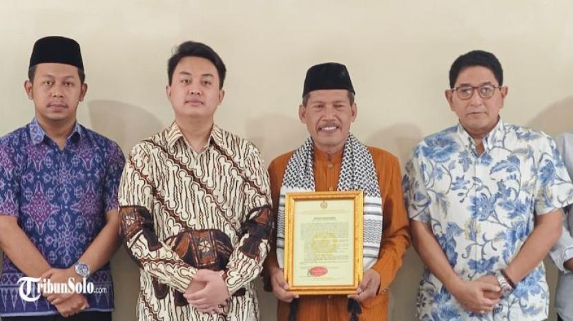 PB XIV Purbaya Serahkan Kekancingan ke Takmir Masjid Agung Solo, Simbol Kesetiaan Paugeran dan NKRI