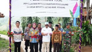Acara-peresmian-TJSL-PLN-dalam-penguatan-infrastruktur-pendukung-di-desa-Wisata-Getas.jpg