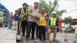 Ahmad-Lutfi-tinjau-langsung-proyek.jpg