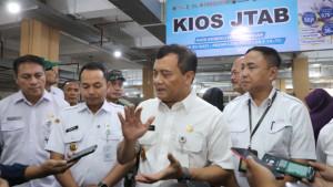 Ahmad-luthfi-berdialog-dengan-pedagang.jpg