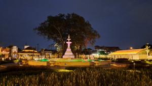 Air-mancur-di-Taman-Pracima-Tuin-Mangkunegaran-Solo.jpg