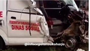 Ambulans-dinsos-sukoharjo.jpg
