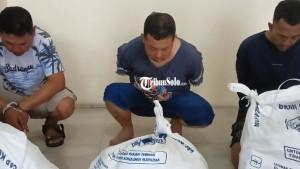 Anggun-Tyas-sopir-Bank-Jateng-cabang-Wonogiri-yang-merupakan-pelaku-pembawa-2.jpg