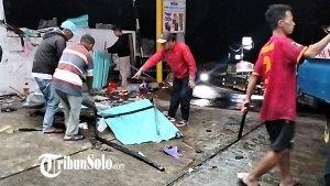 BEKAS-KIOS-DITABRAK-BUS-DI-KARANGANYAR.jpg