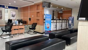 Banking-hall-Bank-Jateng-Cabang-Wonogiri.jpg
