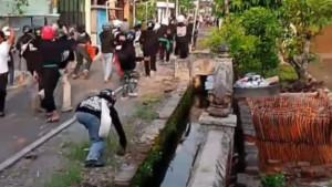 Bentrok-warga-dan-pesilat-viral.jpg
