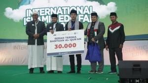 Berbagi-al-quran-hari-santri.jpg