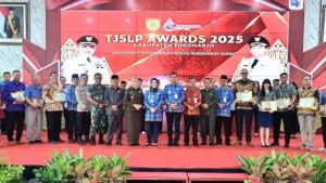 Bupati-Etik-Suryani-mengajak-seluruh-pelaku-usaha-di-Sukoharjo.jpg