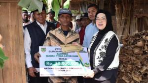 Bupati-Sukoharjo-Etik-Suryani-dan-Baznas-2025.jpg