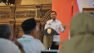 Bupati-klaten-Benny-pimpin-rapat.jpg