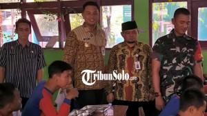 Edy-Sasongko-pantau-MBG.jpg