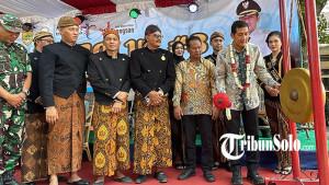 Eko-Sapto-Purnomo-secara-resmi-membuka-kegiatan.jpg