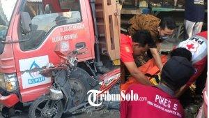 Evakuasi-korban-kecelakaan-di-Sambungmacan-Sragen.jpg