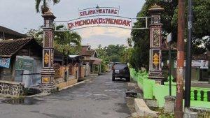 Gapura-Desa-Mendak.jpg