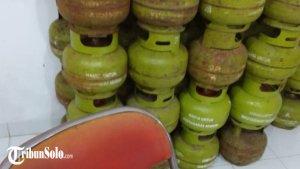 Gas-melon-di-salah-satu-kantor-PAC-partai-politik-di-Kadipiro.jpg