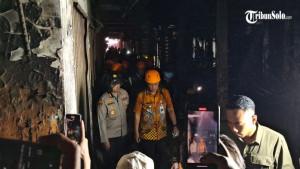 Gubernur-Jateng-Ahmad-Luthfi-saat-mengecek-lokasi-bekas-kebakaran.jpg