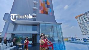 Harris-Hotel-Solo-merayakan-Hari-Batik-Nasional-d.jpg