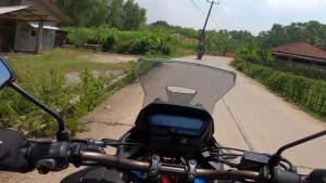 Ilustrasi-berkendara-dengan-motor.jpg