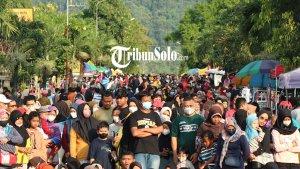 Ilustrasi-keramaian-warga-Wonogiri.jpg