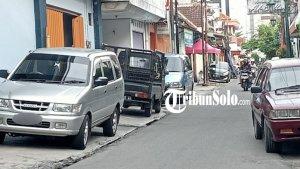 Ilustrasi-mobil-parkir.jpg