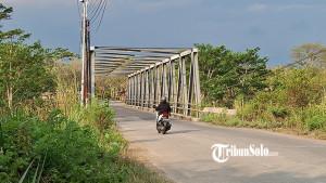 JEMBATAN-TIMANG-WONOGIRI-Jembatan-Timang-di-Wonokerto-Wonogiri-saat-dilintasi-pengendara-motor.jpg