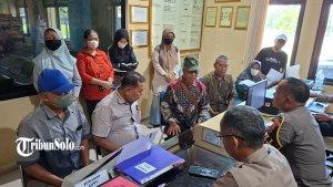 KORBAN-KOPERASI-BLN-Korban-koperasi-BLN-di-Kabupaten-Sragen-melapor-ke-Polres-Sragen.jpg