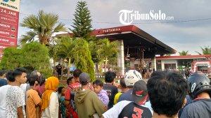 Kebakaran-di-kawasan-SPBU-Dawung.jpg