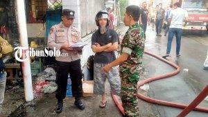 Kebakaran-gudang-kain-perca-jaten.jpg