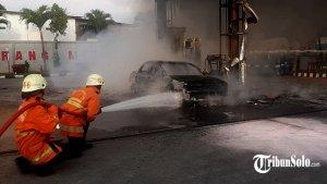 Kebakaran-mobil-di-karanganyar-2024.jpg