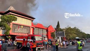 Kondisi-Pasar-Kota-Wonogiri-saat-proses-pemadaman-kebakaran-Selasa-7102025.jpg