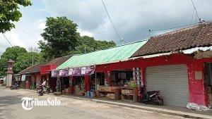 Kondisi-Pasar-Krisak-di-Kecamatan-Selogiri-belum-lama-ini.jpg