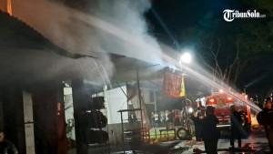 Kondisi-Ruko-dua-lantai-di-Kelurahan-Sine-KecamatanKabupaten-Sragen-yang-hangus.jpg