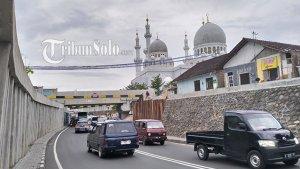 Kondisi-lalu-lintas-di-sekitar-Masjid-Raya.jpg
