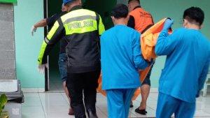 Korban-dari-kecelakaan-Bus-Setia-Usaha-yang-menabrak-kios-es-teh-di-Jalan-Lawu-Karanganyar.jpg