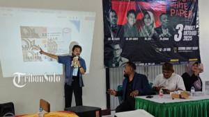 Mantan-Menpora-Roy-Suryo-saat-bedah.jpg