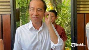 Mantan-Presiden-Jokowi-saat-ditemui-di-kediamannya-Rabu-752025.jpg