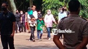 Momen-Manja-Jokowi.jpg