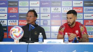 Ong-Kim-Swee-dan-Jordy-Tutuarima-wakili-Persis-Solo.jpg