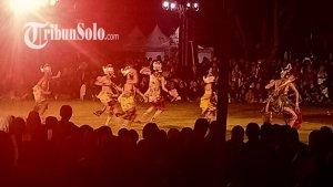 Penampilan-Sendratari-Ramayana-di-Balai-Kota-Solo-saat-So.jpg