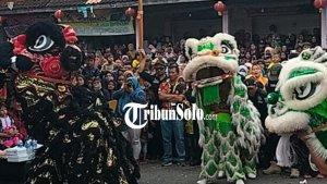 Penampilan-barongsai-di-Pasar-Karangpandan.jpg