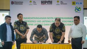 Penandatanganan-Nota-Kesepahaman-antara-General-Manager-PLN-UID-Jateng-DIY.jpg