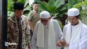 Pendiri-Pesantren-Al-Mumin-Abu-Bakar-Baasyir-mendatangi.jpg