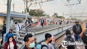 Penumpang-KRL-beralih-ke-KRL-Lain-di-Klaten.jpg