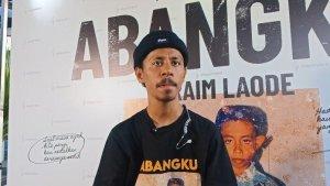 Penyanyi-Raim-Laode-saat-jumpa-pers.jpg