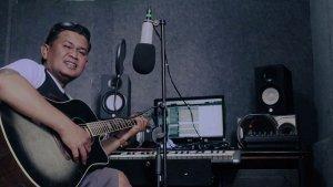 Penyanyi-lagu-Karo-Usman-Ginting.jpg